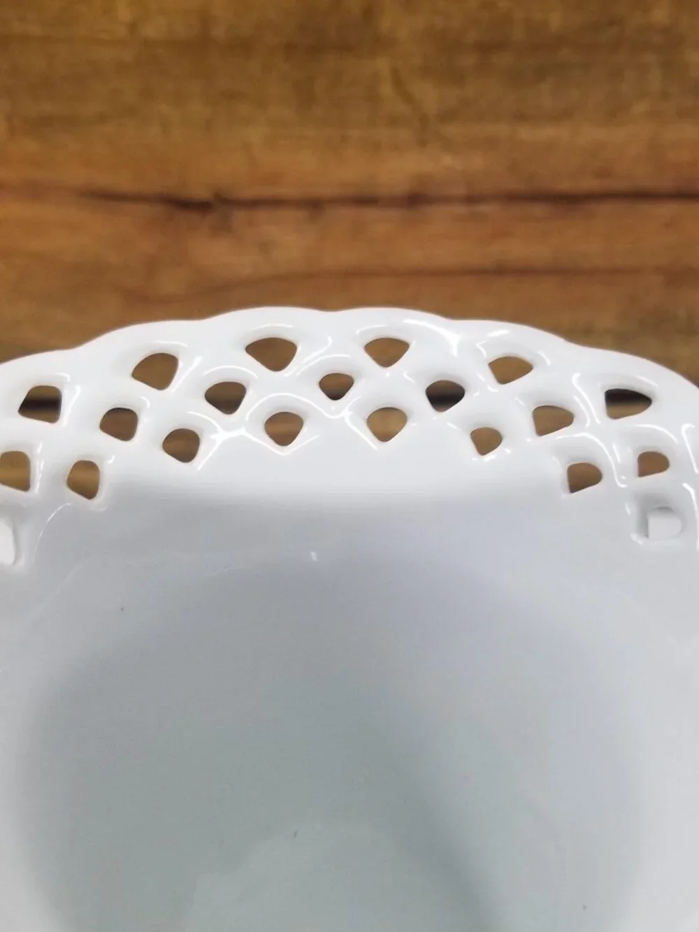 Mikasa Accents Bridal Lace White Glass Vintage Flower Vase